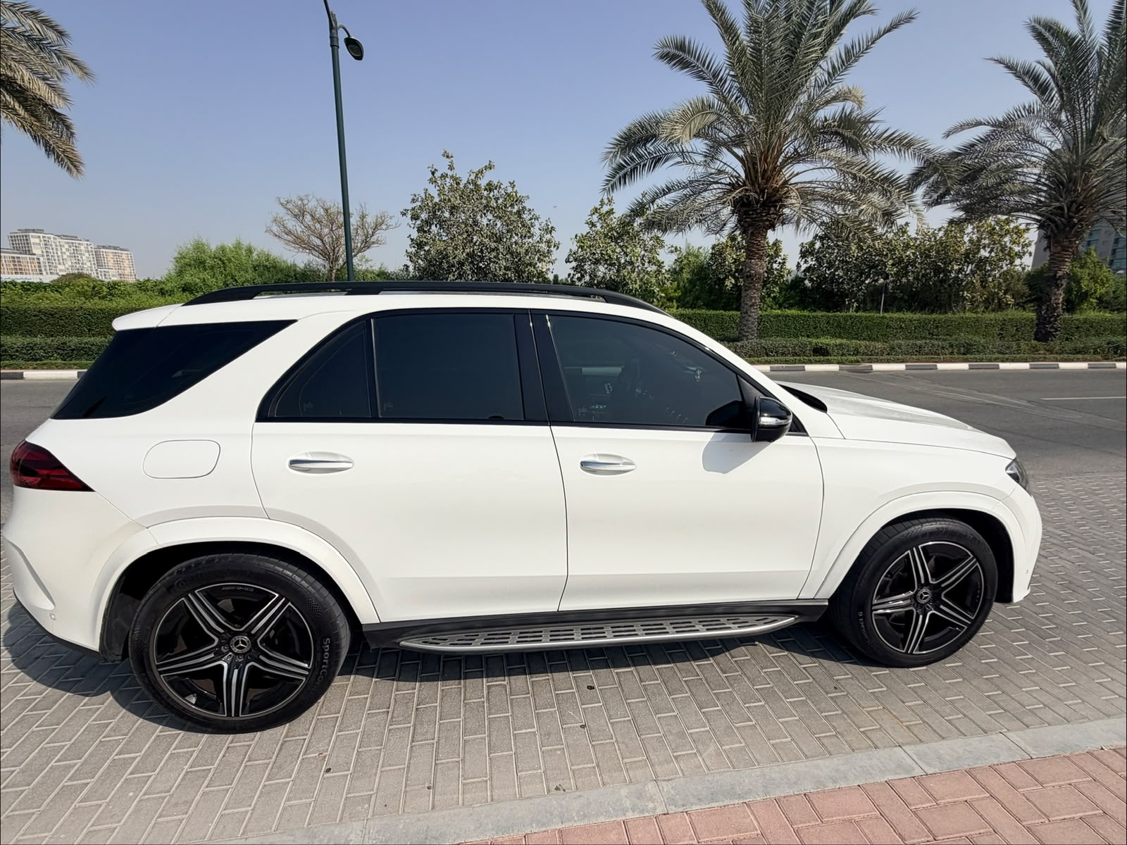 Bianca Mercedes Benz GLE 450 4Matic 2024
